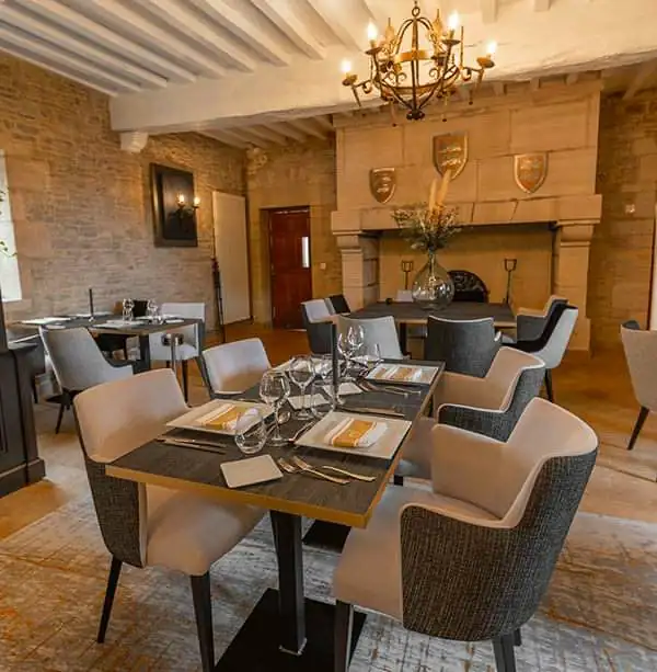 Restaurantraum für Ihre besonderen Veranstaltungen im Hotel Ferme de la Ranconniere in der Normandie